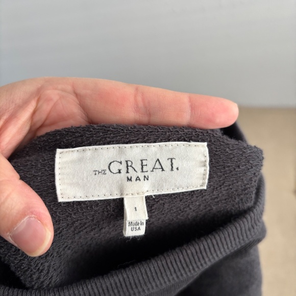 THE GREAT.The Men's College Sweatshirt in Almost Black - Picture 7 of 7